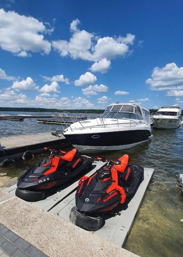 Marina Apartments And Jet Ski Августув Экстерьер фото